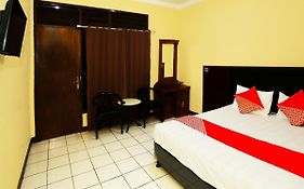 Oyo 93136 Hotel Santo Djaya 2
