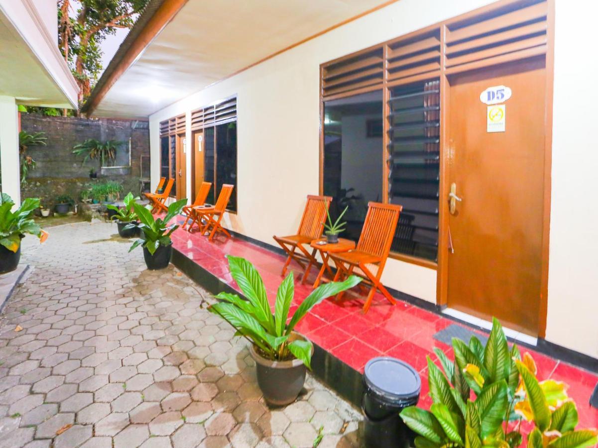 Oyo 93136 Hotel Santo Djaya 2 Bogor Bagian luar foto